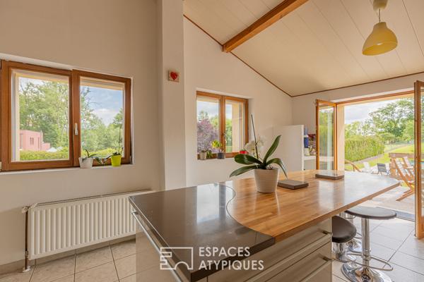 Maison avec appartement indépendant et piscine dans un écrin de verdure