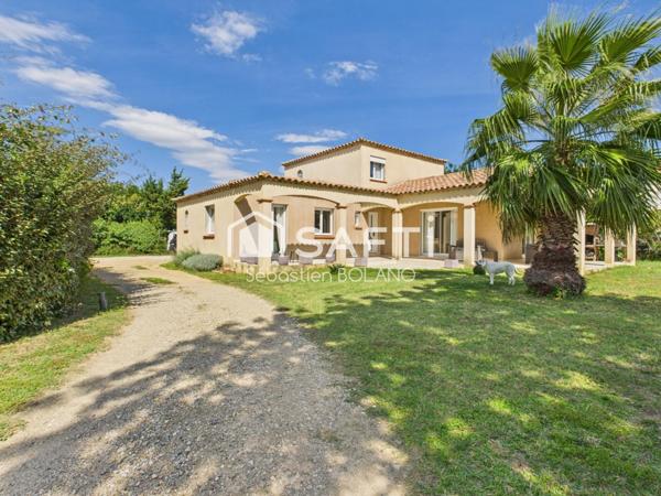 Baho : villa familiale lumineuse de 160 m², grand séjour de 83 m², suite parentale et jardin arboré.