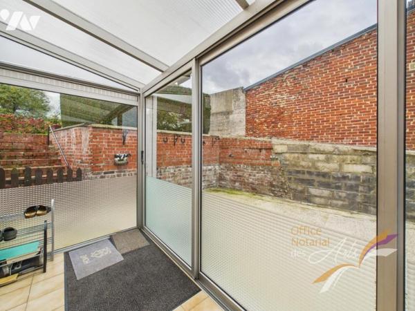Maison individuelle avec jardin, garage et beaux volumes.
