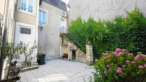 BOURGES CENTRE MAISON DE 191M² 6 PIECES GARAGE JARDIN
