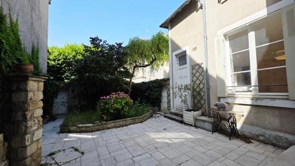 BOURGES CENTRE MAISON DE 191M² 6 PIECES GARAGE JARDIN