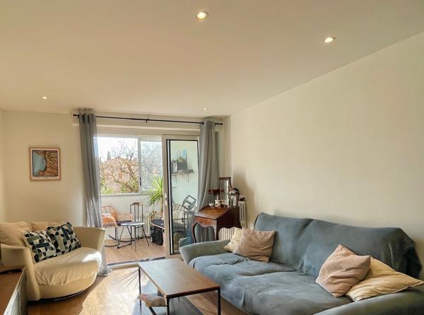 Six-Fours-les-Plages (83140) Charmant T3 bien rénové avec vue dégagée