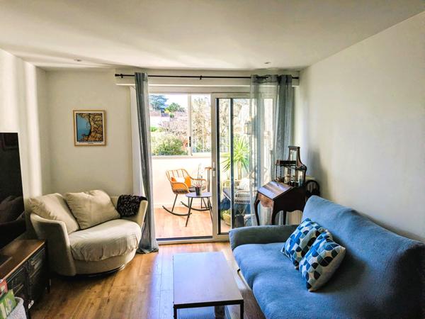 Six-Fours-les-Plages (83140) Charmant T3 bien rénové avec vue dégagée