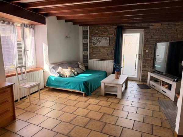 Maison ancienne rénovée de 224 m2, 5 ch, garages et terrain