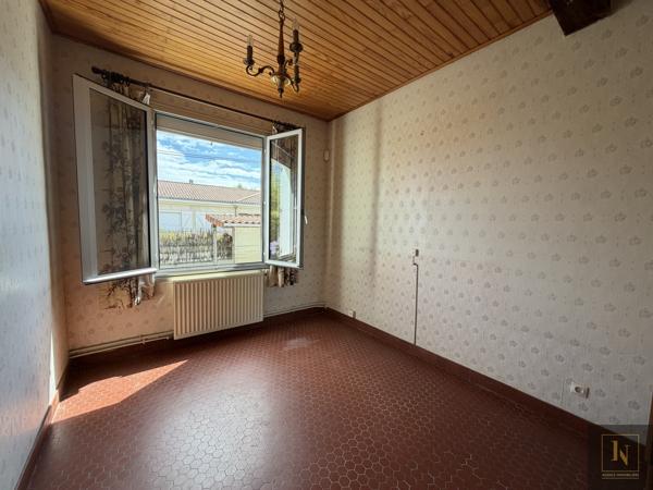 Maison
                                                                                                                                                                                                                                                                                                                        5 pièce(s)                                                                                                                                                                                                          3 chambre(s)                                                                                                                                                                                                          95  m²