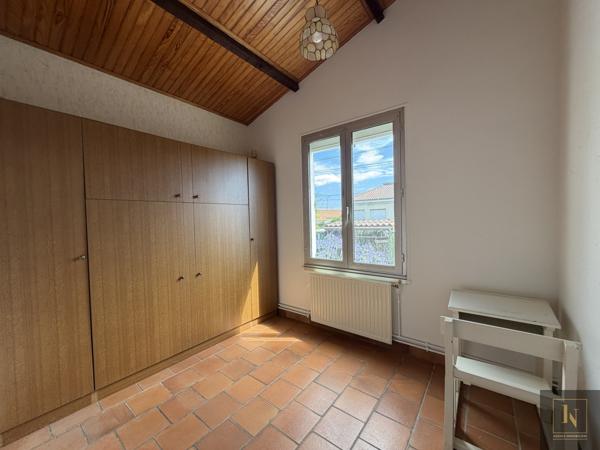 Maison
                                                                                                                                                                                                                                                                                                                        5 pièce(s)                                                                                                                                                                                                          3 chambre(s)                                                                                                                                                                                                          95  m²