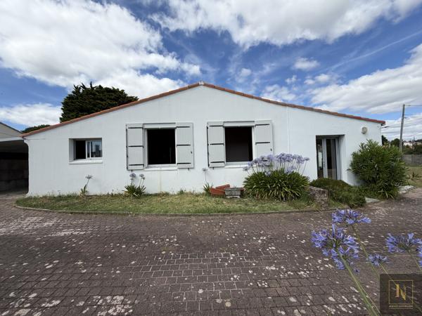 Maison
                                                                                                                                                                                                                                                                                                                        5 pièce(s)                                                                                                                                                                                                          3 chambre(s)                                                                                                                                                                                                          95  m²