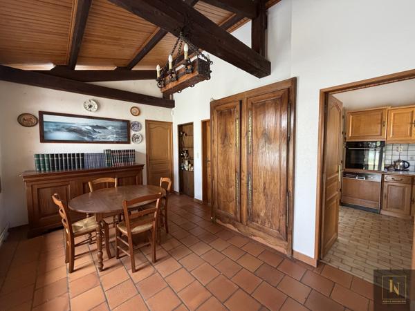 Maison
                                                                                                                                                                                                                                                                                                                        5 pièce(s)                                                                                                                                                                                                          3 chambre(s)                                                                                                                                                                                                          95  m²