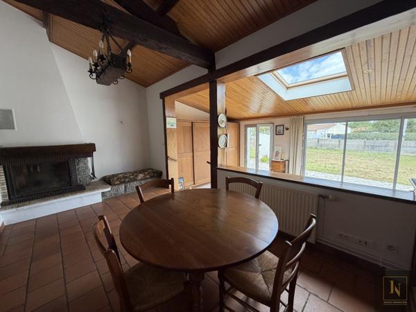 Maison
                                                                                                                                                                                                                                                                                                                        5 pièce(s)                                                                                                                                                                                                          3 chambre(s)                                                                                                                                                                                                          95  m²