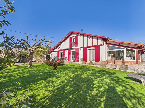 Urcuit - Vente Maison - piscine