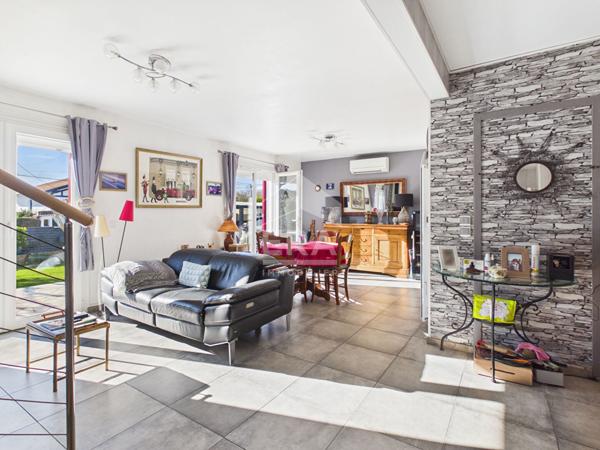 Urcuit - Vente Maison - piscine