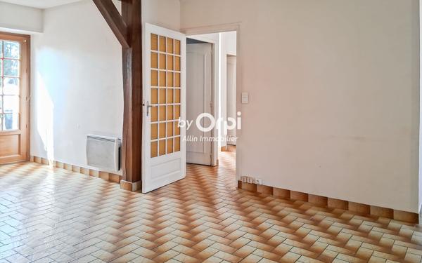 Immeuble à vendre    5 pièces •  Domérat