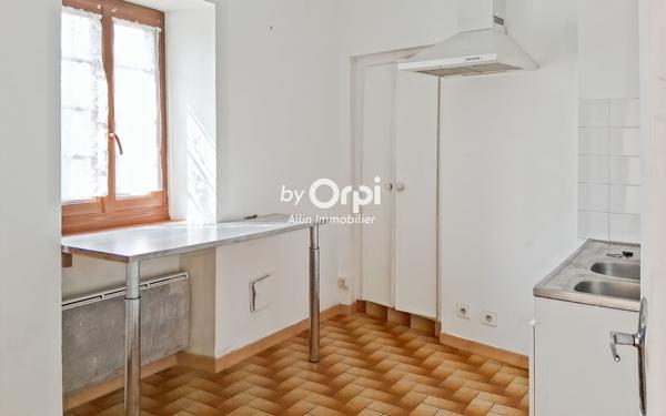 Immeuble à vendre    5 pièces •  Domérat