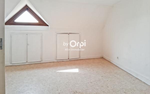 Immeuble à vendre    5 pièces •  Domérat