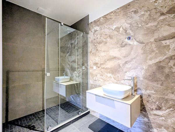Maison contemporaine neuve 8 pièces à vendre à Reims -