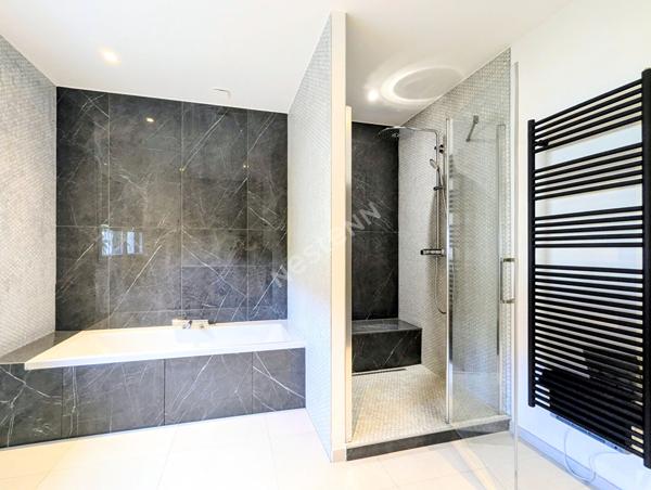 Maison contemporaine neuve 8 pièces à vendre à Reims -