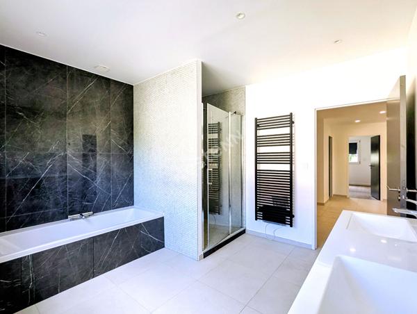 Maison contemporaine neuve 8 pièces à vendre à Reims -