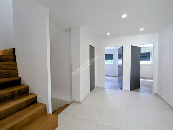 Maison contemporaine neuve 8 pièces à vendre à Reims -