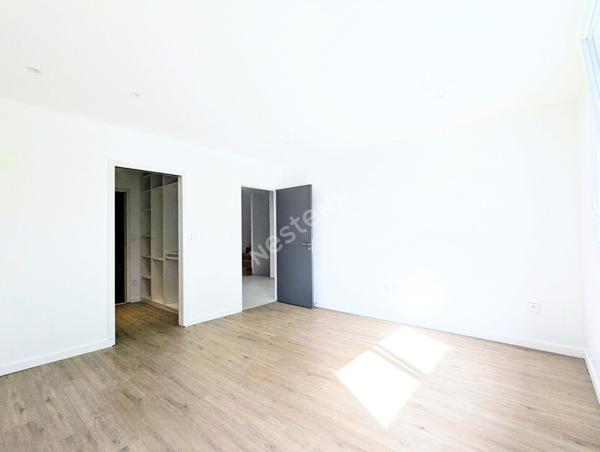 Maison contemporaine neuve 8 pièces à vendre à Reims -