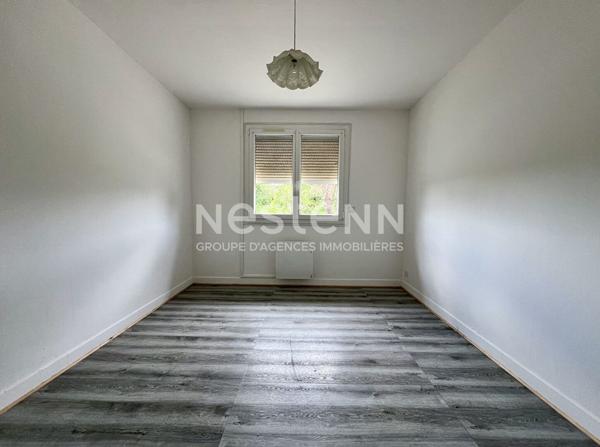 EVRES : Maison de plain pied, 4 pièces, 3 chambres, garage et jardin