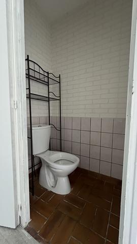 EVRES : Maison de plain pied, 4 pièces, 3 chambres, garage et jardin