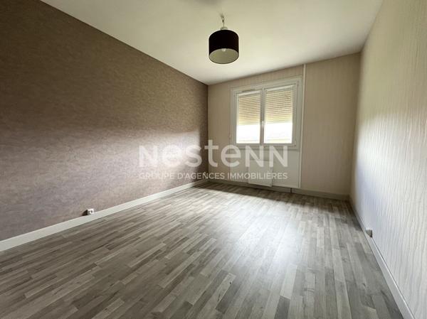 EVRES : Maison de plain pied, 4 pièces, 3 chambres, garage et jardin
