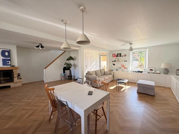 Maison en pierre entièrement rénovée, 95m², avec dépendances, terrain de 1154m² 148 000 €