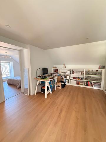 Maison en pierre entièrement rénovée, 95m², avec dépendances, terrain de 1154m² 148 000 €