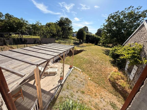 Maison en pierre entièrement rénovée, 95m², avec dépendances, terrain de 1154m² 148 000 €