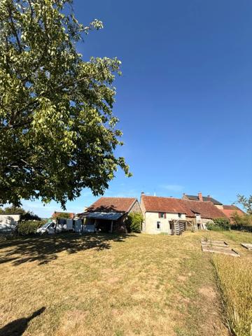 Maison en pierre entièrement rénovée, 95m², avec dépendances, terrain de 1154m² 148 000 €