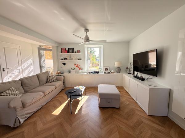 Maison en pierre entièrement rénovée, 95m², avec dépendances, terrain de 1154m² 148 000 €
