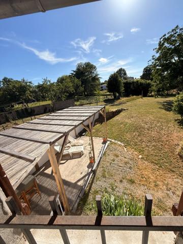 Maison en pierre entièrement rénovée, 95m², avec dépendances, terrain de 1154m² 148 000 €
