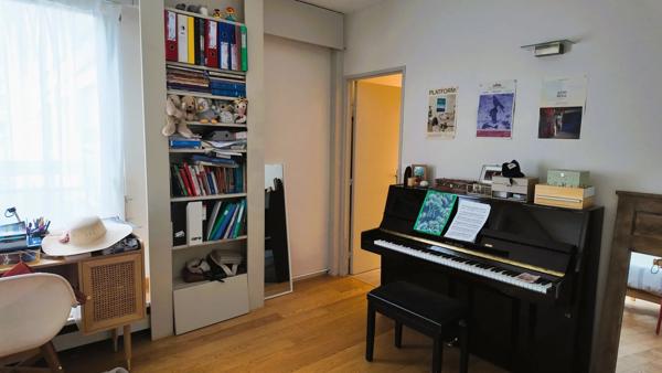 Appartement de standing – 110 m² env. – Balcon – Parkings – Cambronne / Rue Lecourbe