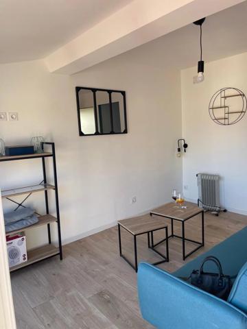 Vente                                                      Appartement
                        
                     2 pièces                      32 m2                     à Perpignan
