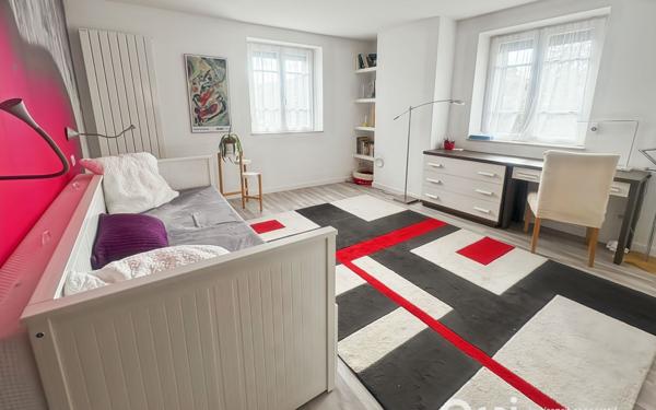 Maison à vendre    7 pièces • 200 m2 Longuesse