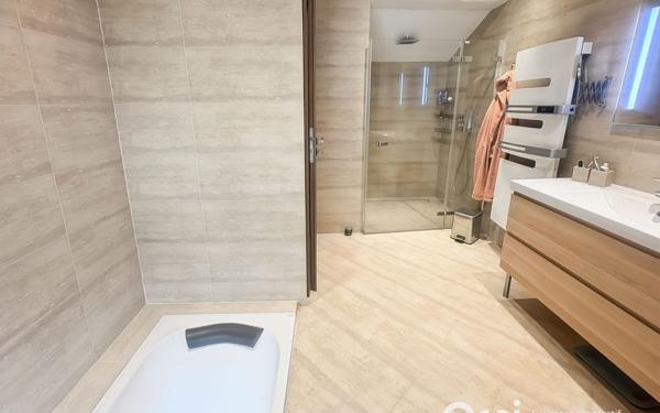 Maison à vendre    7 pièces • 200 m2 Longuesse