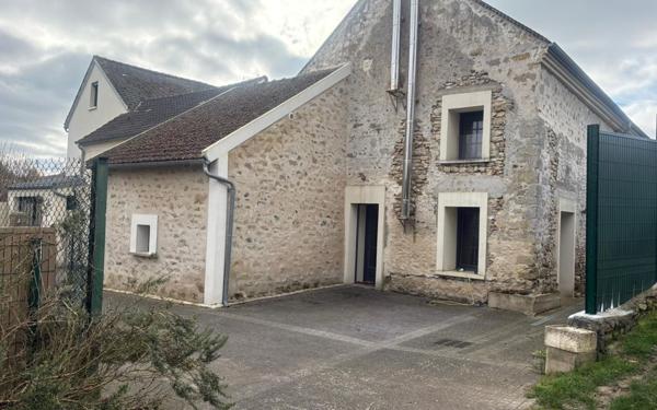 Maison à vendre    7 pièces • 200 m2 Longuesse