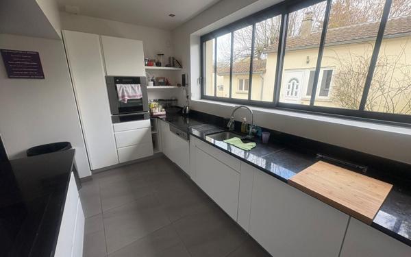 Maison à vendre    7 pièces • 200 m2 Longuesse