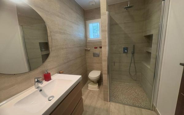 Maison à vendre    7 pièces • 200 m2 Longuesse