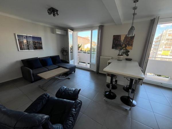 Marseille (13007) EXCLUSIVITÉ VENTE APPARTEMENT 55,43 M2 CARREZ TYPE 3 BALCON APERÇU MER BD TELLENE PARKING LIBRE 13007 MAR