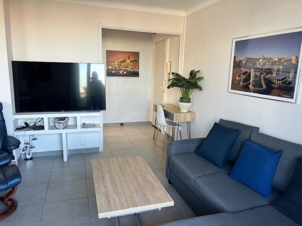 Marseille (13007) EXCLUSIVITÉ VENTE APPARTEMENT 55,43 M2 CARREZ TYPE 3 BALCON APERÇU MER BD TELLENE PARKING LIBRE 13007 MAR