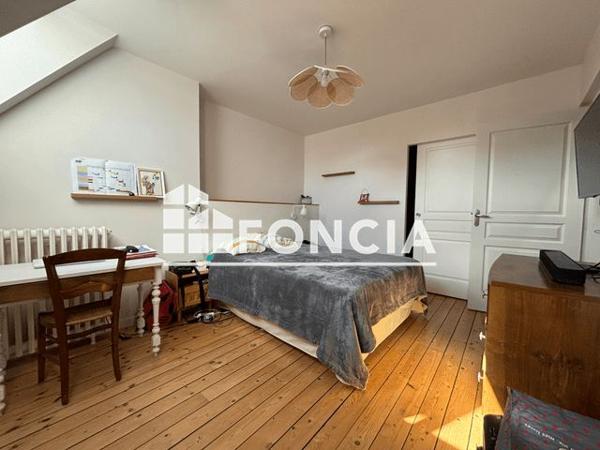 À vendre Immeuble 218 m² - Laval 53000