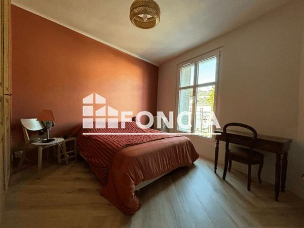 À vendre Immeuble 218 m² - Laval 53000