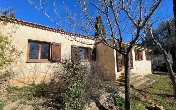 Maison à vendre    4 pièces •  Bandol