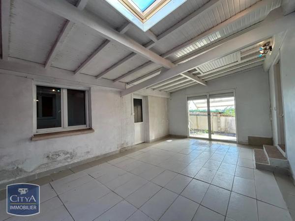 Maison à vendre 115.88m² Saint-Pantaléon-de-Larche (19600)