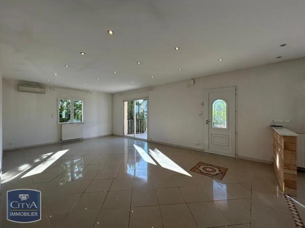 Maison à vendre 115.88m² Saint-Pantaléon-de-Larche (19600)