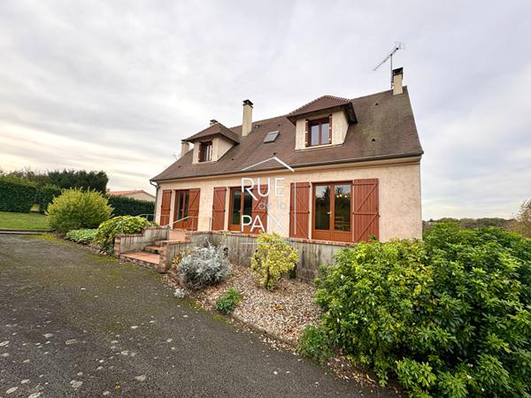 86190 QUINCAY Maison Quincay 6 pièce(s) 167.46 m2