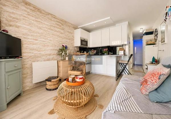 Vente                                                      Appartement
                        
                     2 pièces                      25 m2                     à Les Issambres