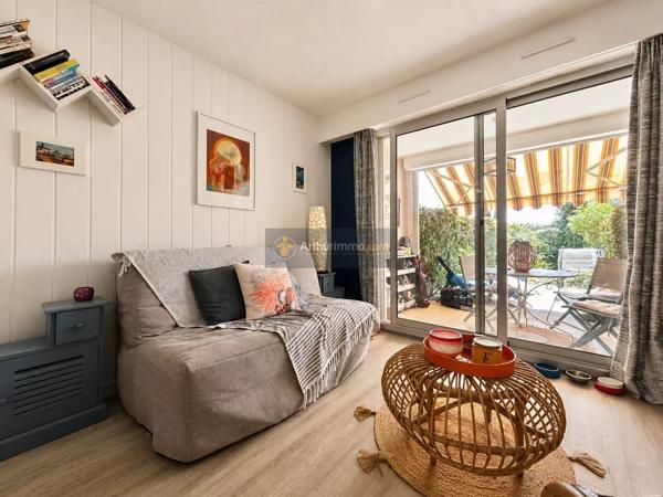 Vente                                                      Appartement
                        
                     2 pièces                      25 m2                     à Les Issambres