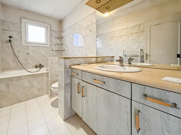 Maison 3 chambres jardin garage au calme